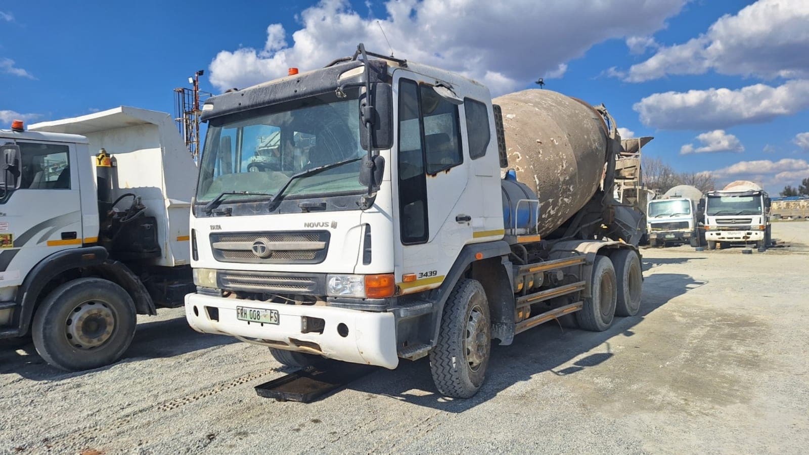 Tata Novus 3439 Cement Mixer Truck ( 6m3)