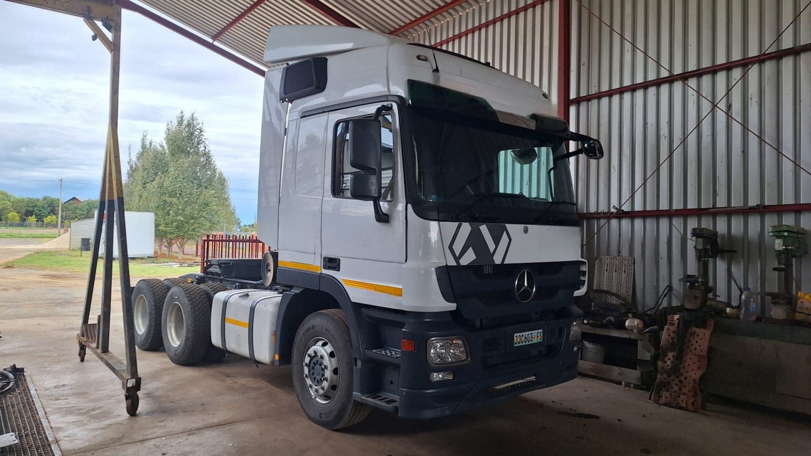 Mercedes-Benz 2546 Actros Truck Tractor